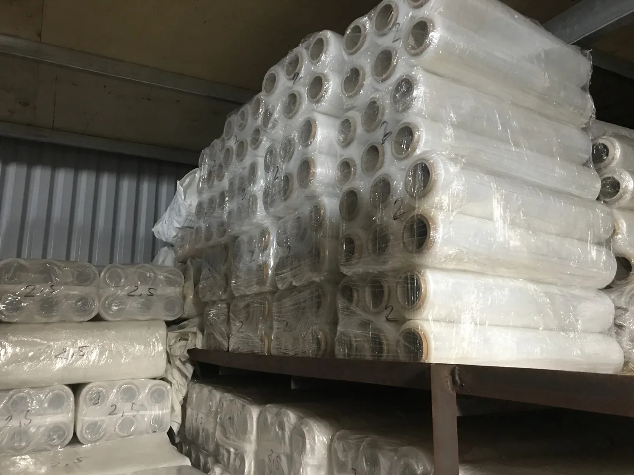 Màng PE jumbo cuộn lớn quấn máy pallet
